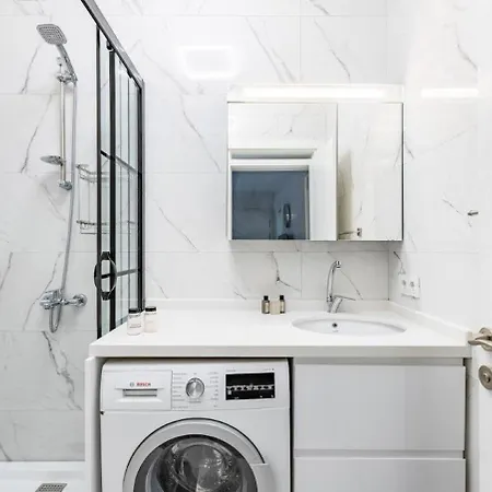 Apartment Bright Private Modern 2bd1bath Bebek Gem! #247 Istanbul