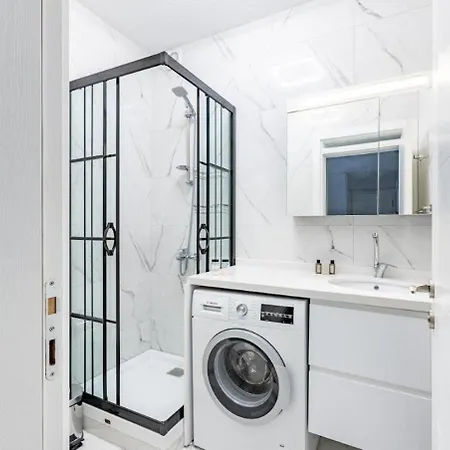 Bright Private Modern 2bd1bath Bebek Gem! #247 *