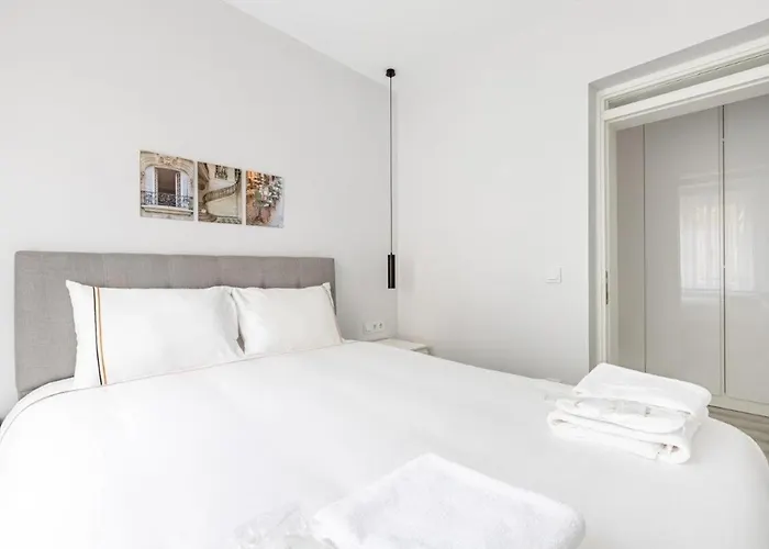 Bright Private Modern 2bd1bath Bebek Gem! #247 이스탄불