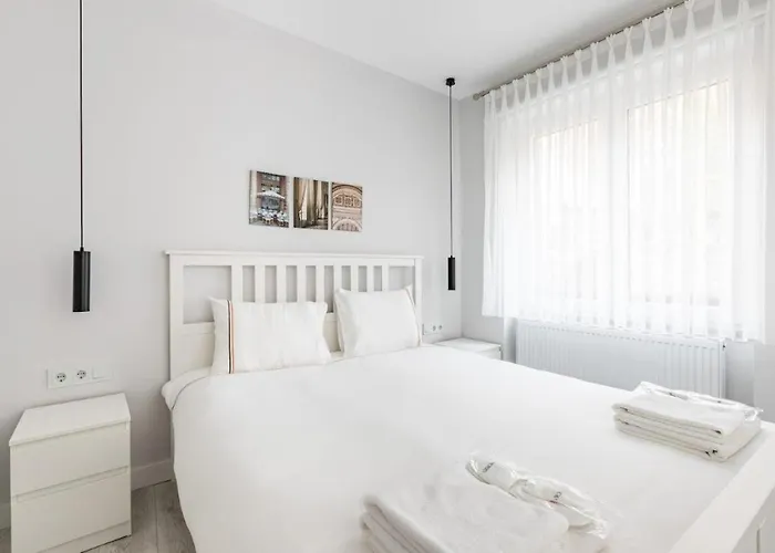 Bright Private Modern 2bd1bath Bebek Gem! #247 아파트 *