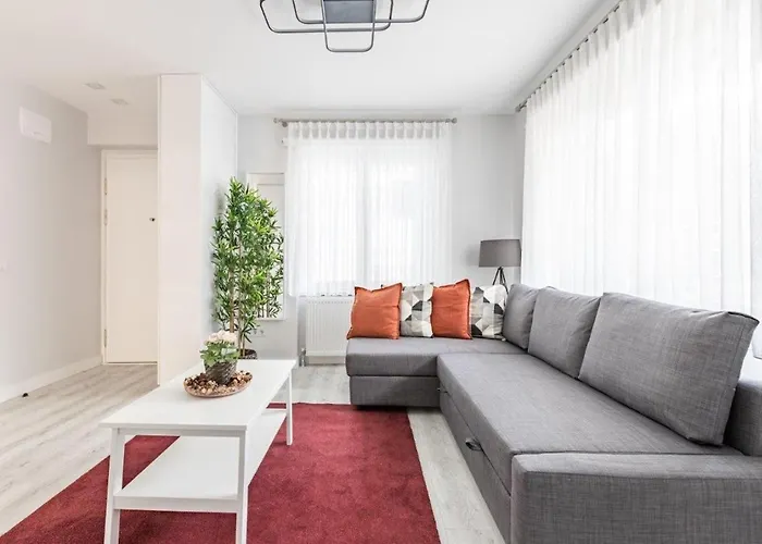 Bright Private Modern 2bd1bath Bebek Gem! #247 아파트